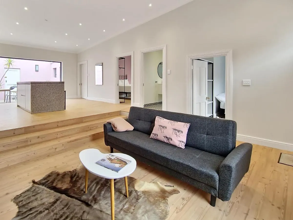 Trendy Bo-Kaap Home, Private Patio, Fireplace Kapstadt Ferienhaus